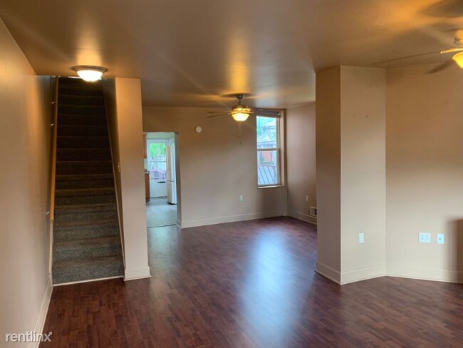 Building Photo - 3 br, 1 bath Townhome - 429 library ave