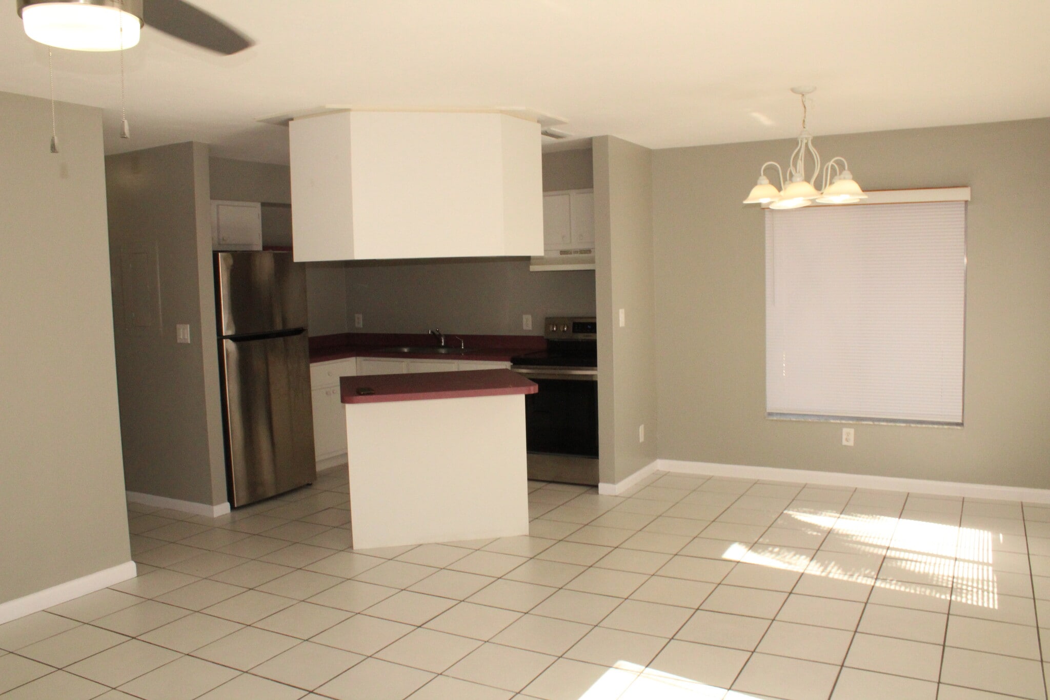 Building Photo - 1811 SE 15th Pl