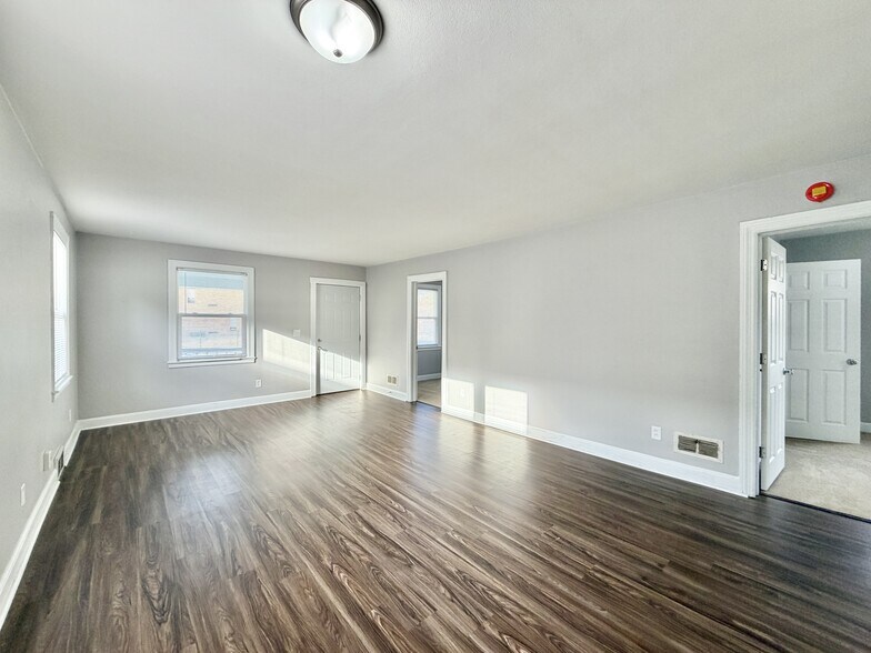 Building Photo - 1306 Copeland Ave