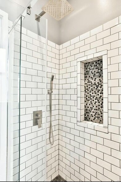 Building Photo - 4441 Ellenwood Ave