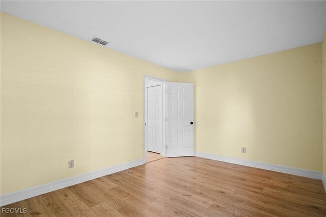 Building Photo - 1417 SW 51st Ln