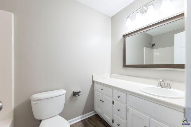 Building Photo - 404 Chadwyck Cir