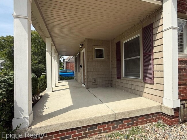 Building Photo - 1846 Oakshire Ave