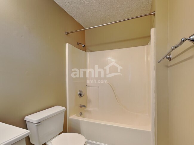 Building Photo - 2524 Cinema Dr