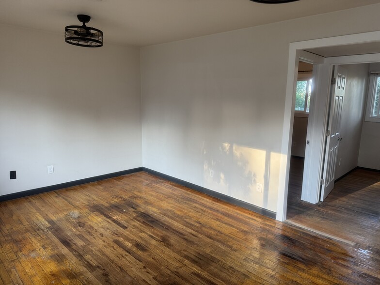 Building Photo - 5210 Ingalls St