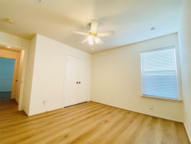 Building Photo - 5747 Wandering Creek Dr