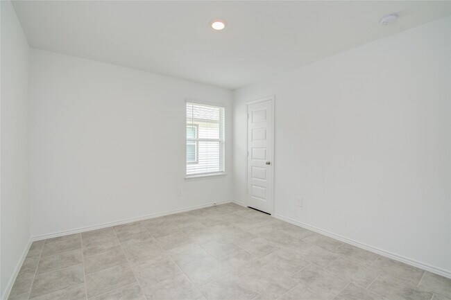 Building Photo - 1022 Cattle Chute Ct