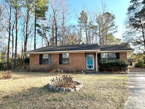 Building Photo - Charming 3 bedroom, 2 bathroom one level h...