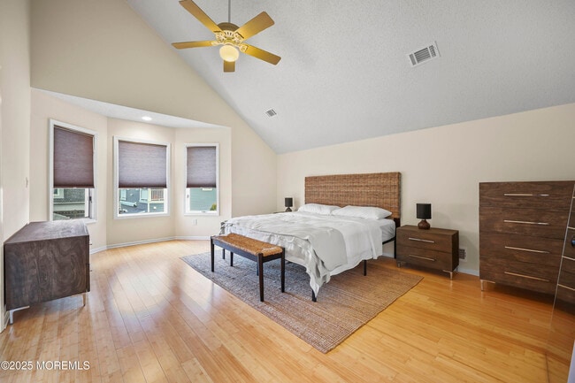 Building Photo - 202 2nd Ave