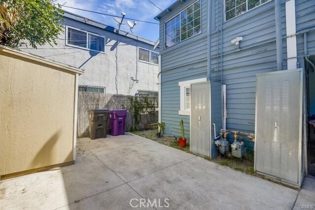 Building Photo - 1007 Lewis Ave