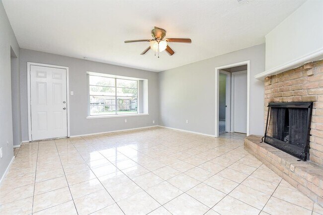 Building Photo - 23114 Newgate Dr