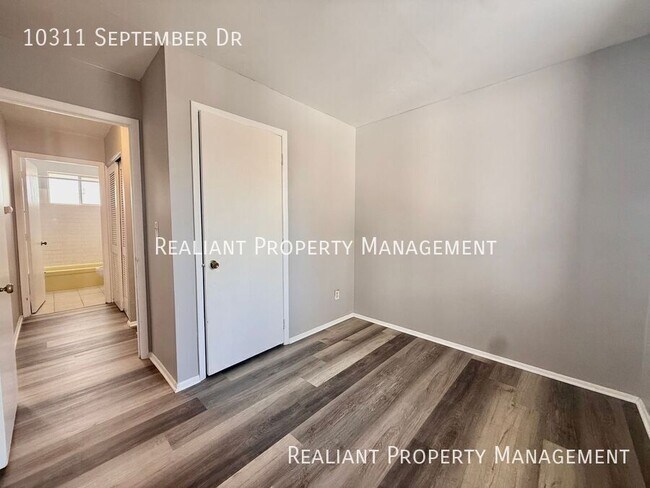 Building Photo - 10311 September Dr