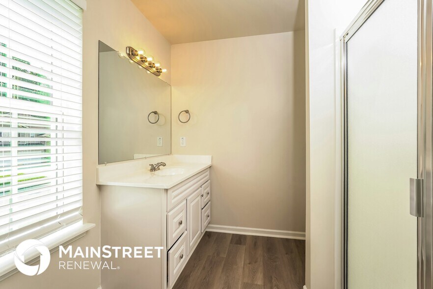 Building Photo - 3630 Whitworth Dr
