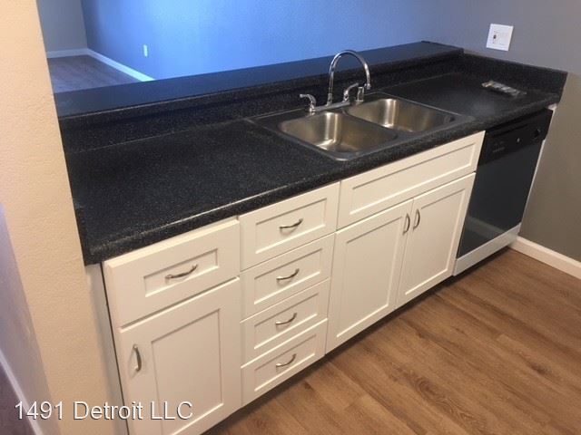 Building Photo - 1491 Detroit Ave