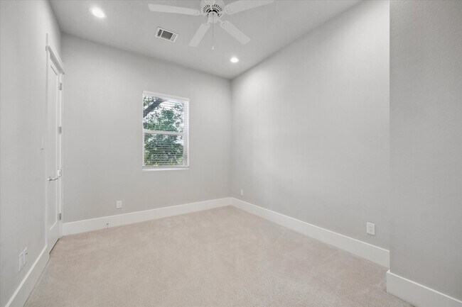 Building Photo - 1621 Wheeler Ave