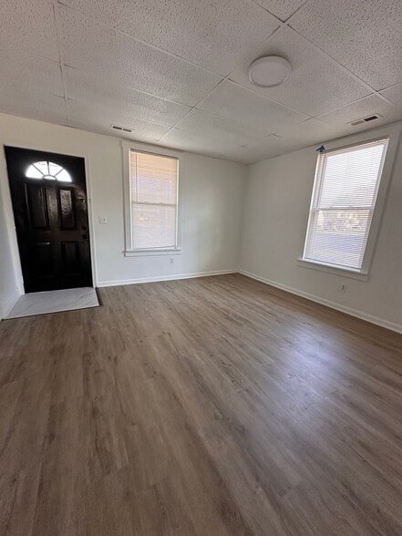 Living Room - 3319 Campbell Avenue