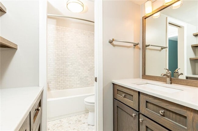 Building Photo - 3501 Roswell Rd NE