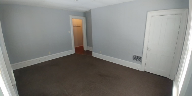 Building Photo - 4 Shabbona St