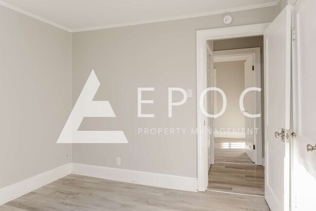 Building Photo - 909 Grant St