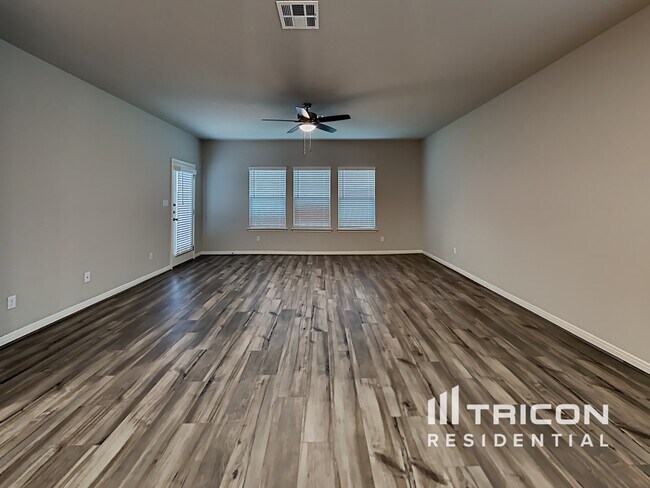 Building Photo - 5520 Shasta Pl