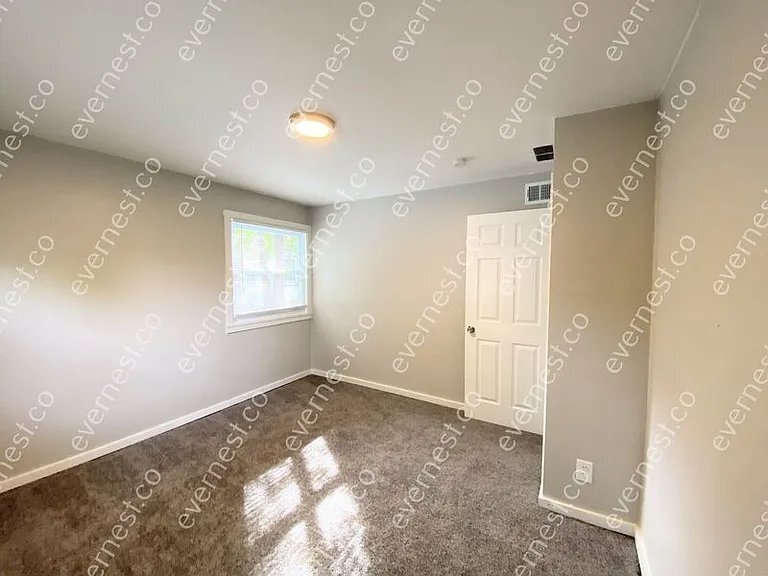 Building Photo - 33116 Armada Ct