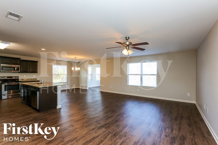 Building Photo - 181 Ashby St