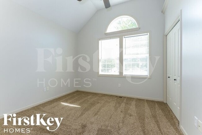 Building Photo - 14050 Drury Ct