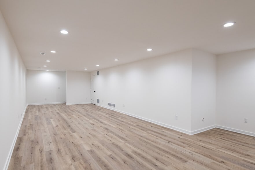 Basement - Recreation - 5347 Pinecrest Ct N