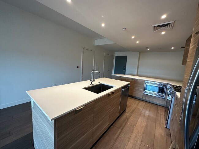 Building Photo - Contour on Campbell 1 bed 1.5 bath condo