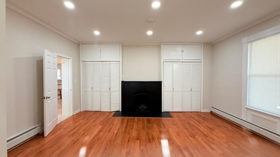 Building Photo - 238 Claremont Ave