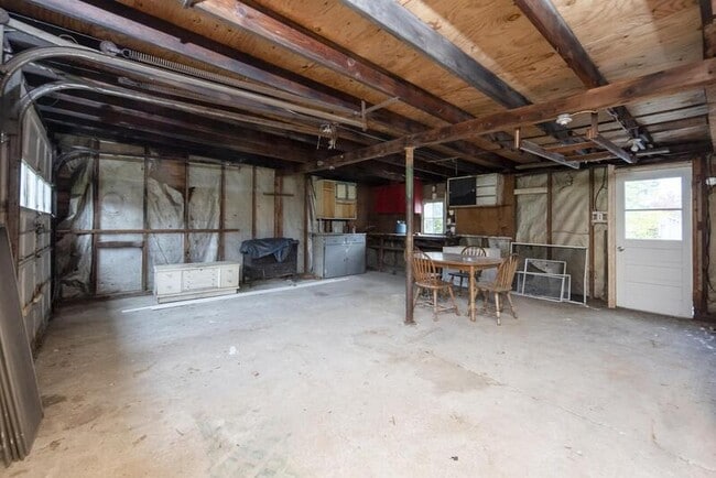 Building Photo - 29 Lark St