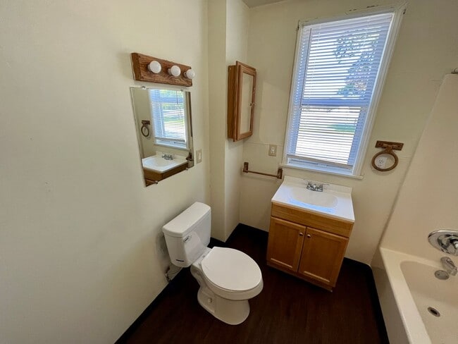 Building Photo - 2 Bed | 1 Bath House