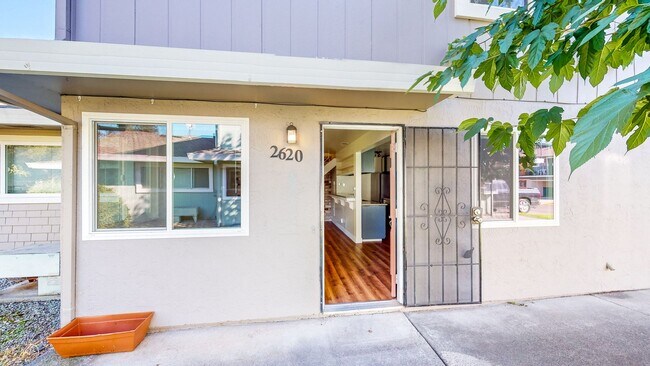 Building Photo - Rent Special! $100 off every month for duration of 1 year lease if moved in by February 1st! 2 St...