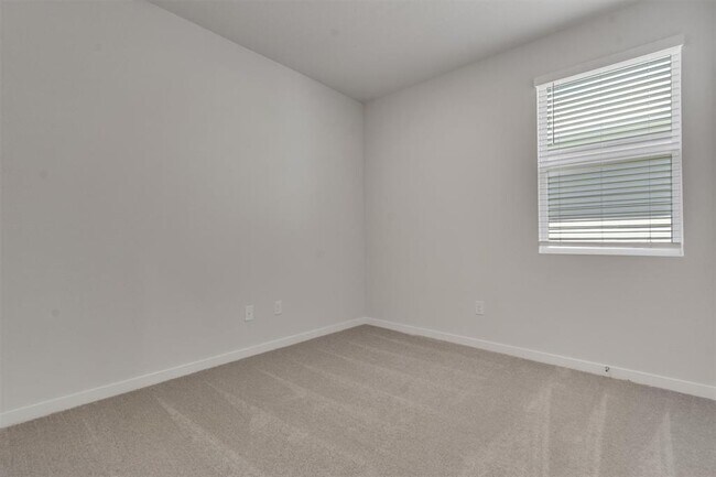 Building Photo - 130 Hornet St