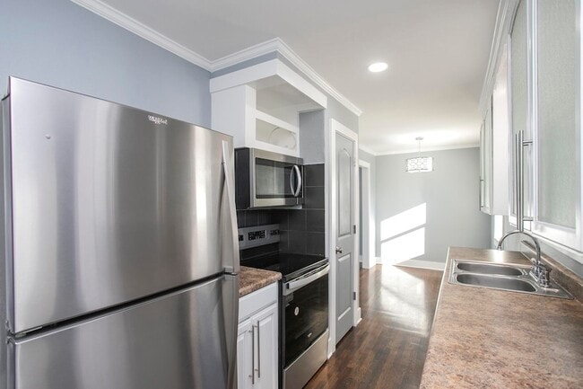 Building Photo - 1111 Westchester Dr