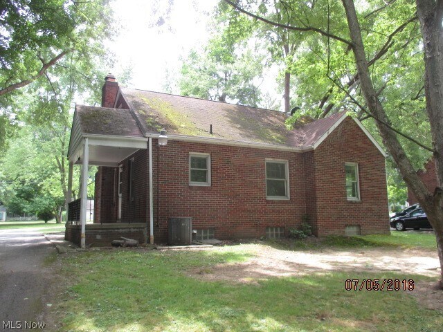 Building Photo - 86 Ferncliff Ave