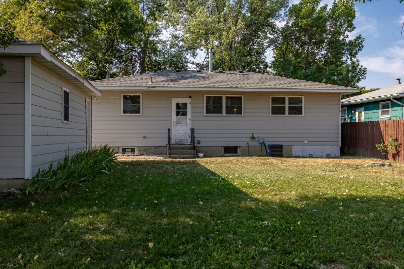 Building Photo - 2041 Burlington Ave