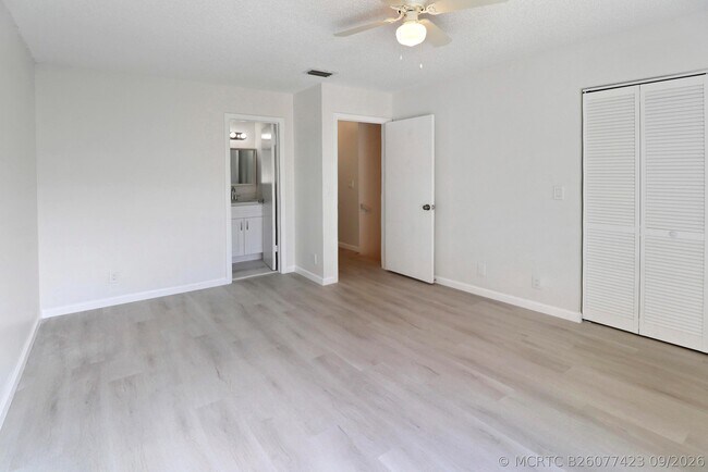 Building Photo - 2590 Coral Springs Dr