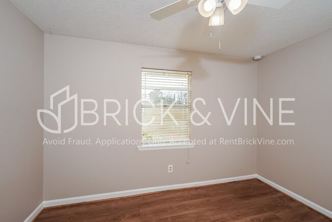Building Photo - 5946 Dewey Heights Rd