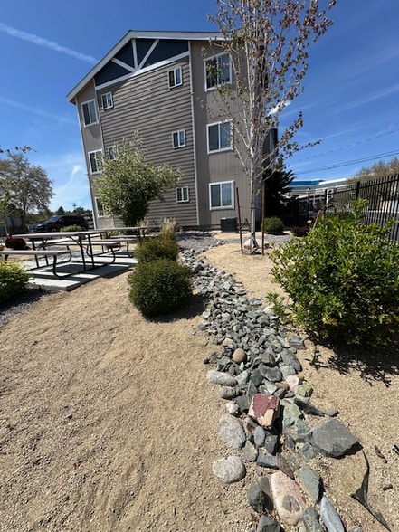 Building Photo - 10 Gentry Wy