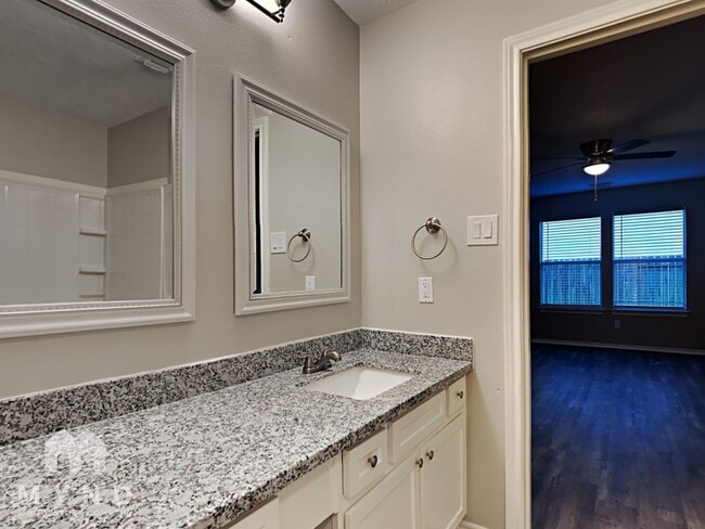 Building Photo - 10507 Scenic Cove Ct