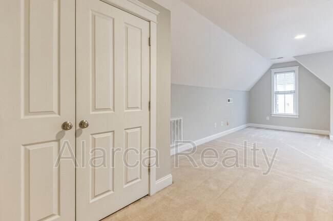 Building Photo - 4234 Vance Rd N