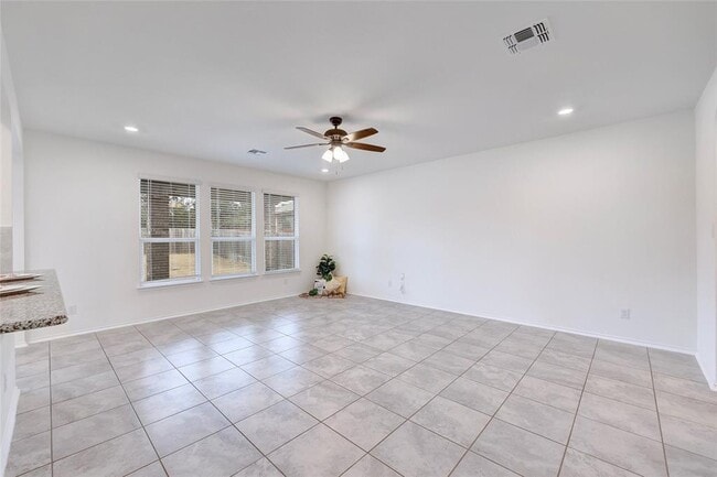 Building Photo - 1929 Stinnett Dr