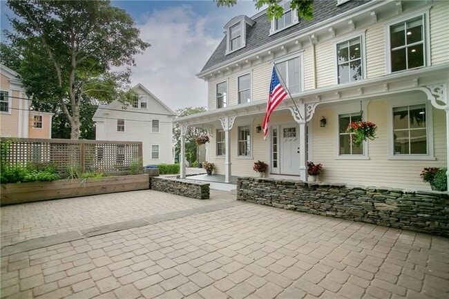 Building Photo - 43 Farewell St