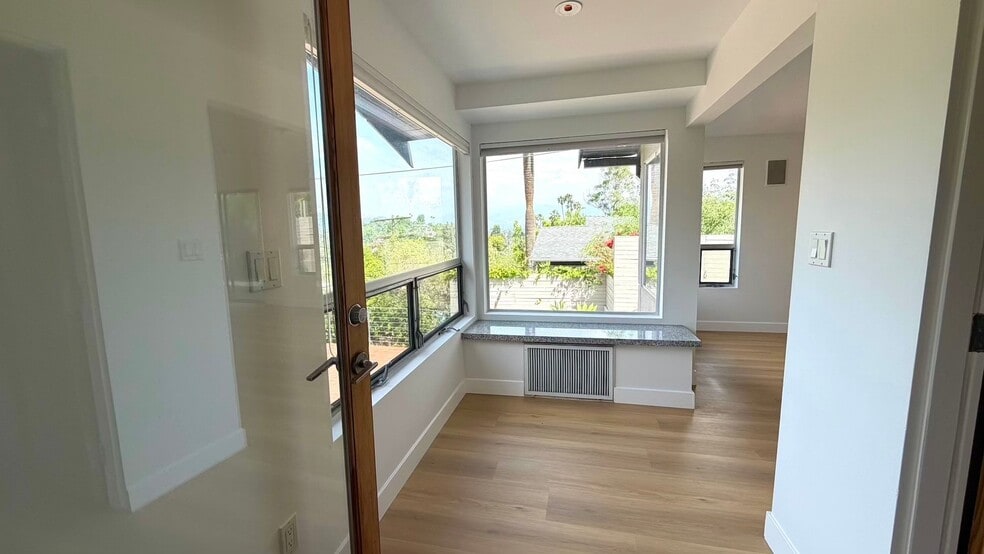 Building Photo - 2306 Teviot St