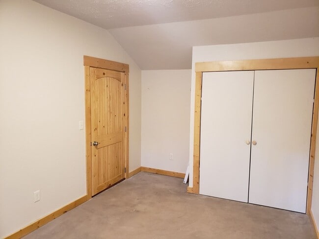 Building Photo - 2BDR/1BA Single-level Newly remodeled house in the country off of Rocky Point Rd.