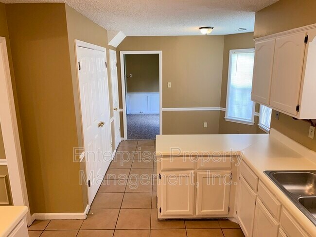 Building Photo - 7828 Bland Ln