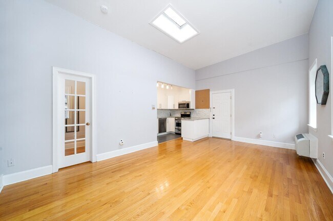 Building Photo - 309 1st St
