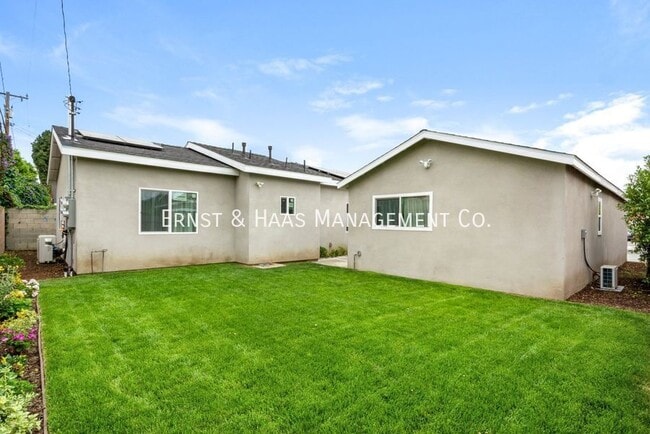 Building Photo - 4437 Sunfield Ave