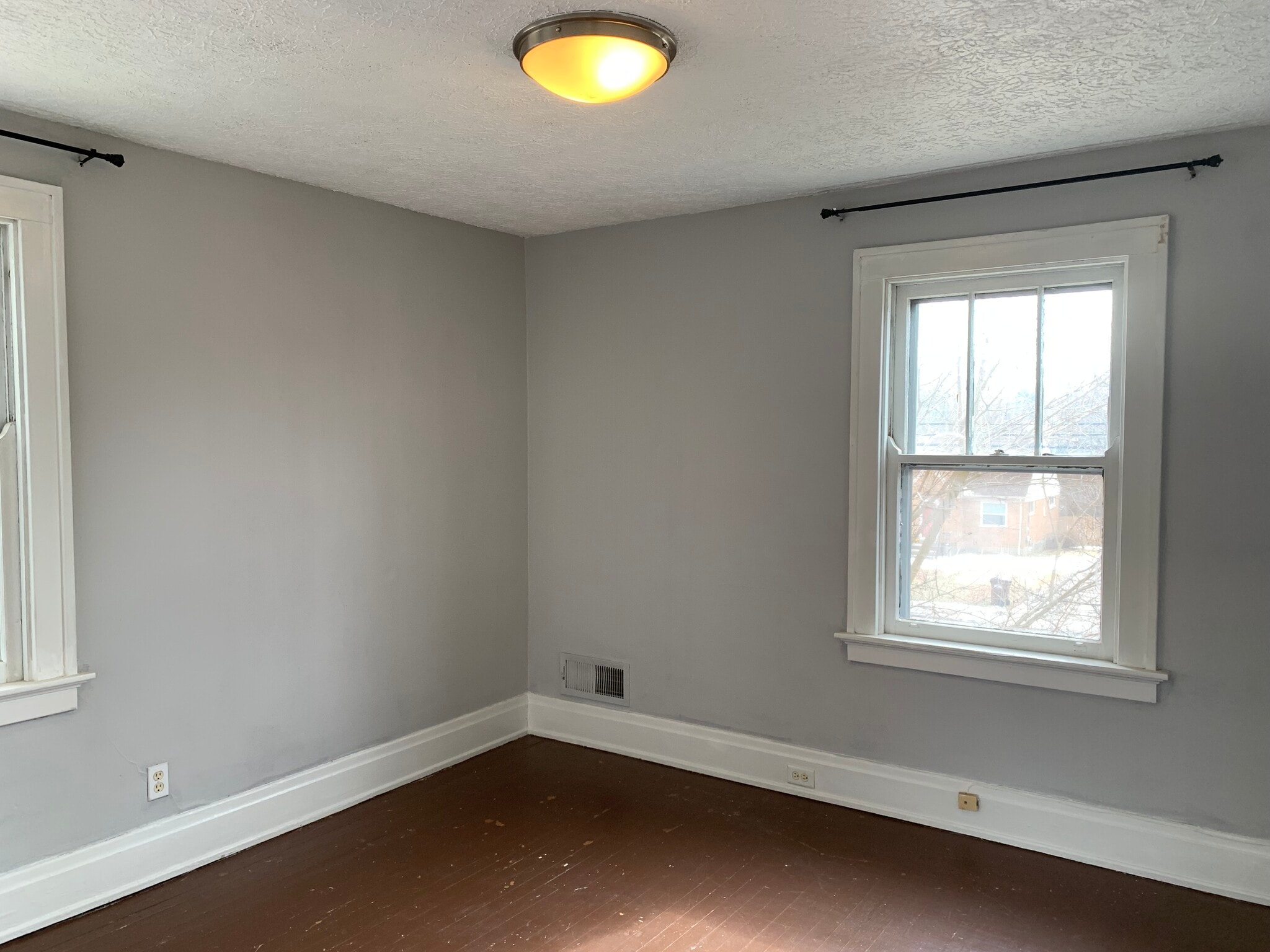 Building Photo - 3340 W Galbraith Rd